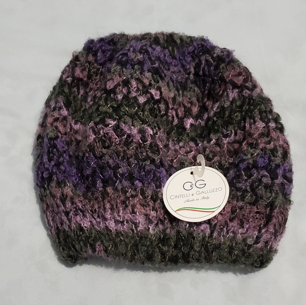 Cintelli e Galluzzo knit beanie hat. NWT